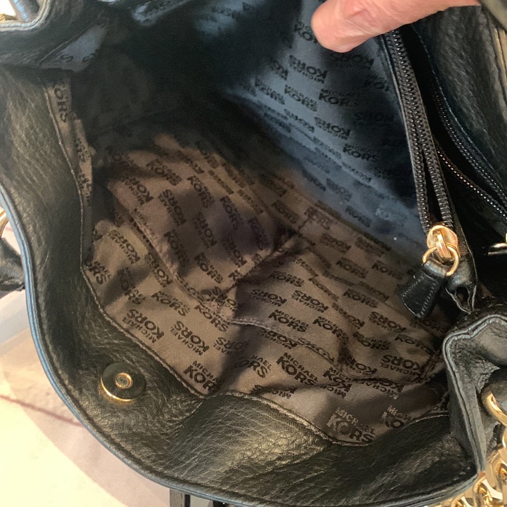 Michael Kors purse - Picture 8 of 11